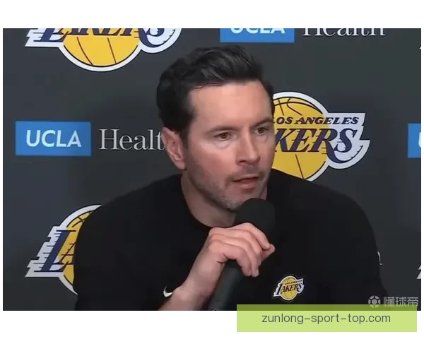 詹姆斯转型内幕：与雷迪克深谈坦然接受球权调整